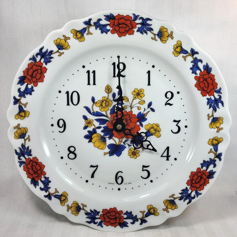 Le Trefle Plate Wall CLOCK Floral C Battery Operated Bulova Limoges France